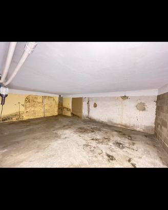 Spazio posto auto garage deposito