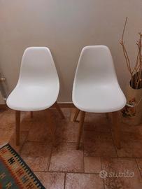 2 sedie ovetto bianche Euro 30 