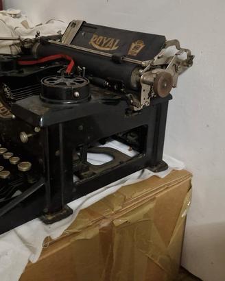 macchina da scrivere  ROYAL  10