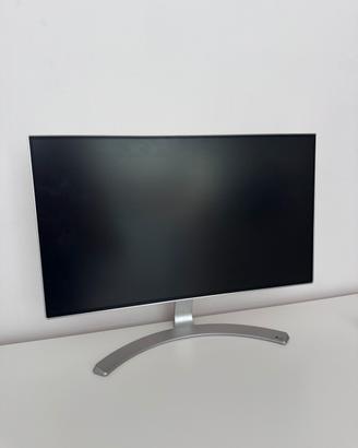Monitor LG senza bordi FULL HD 24”