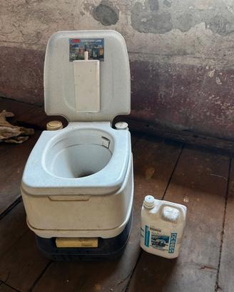 Bagno da campeggio
