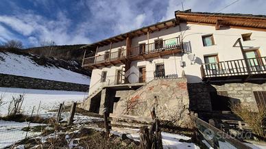 CASA SEMINDIPENDENTE A VALPELLINE