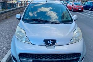 Peugeot 107 cil. 1.0 benzina 5 p. Km 54.000 Euro 5