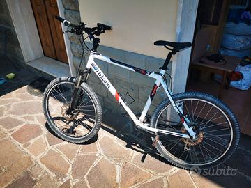 MountainBike Muscolare RockRider 5.3