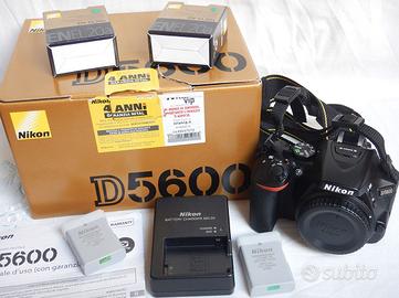 Nikon D5600 NITAL +3x Batterie+ Scatola Originale