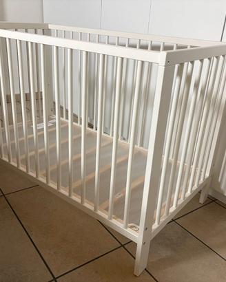 Letto bambini Gulliver IKEA + materasso e giostra