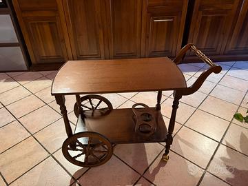 Carrello portavivande in legno