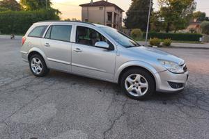 Opel Astra 1.9 CDTI automatico Accetto Permute