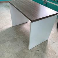 Scrivania cm 100x60 h 75 in laminato