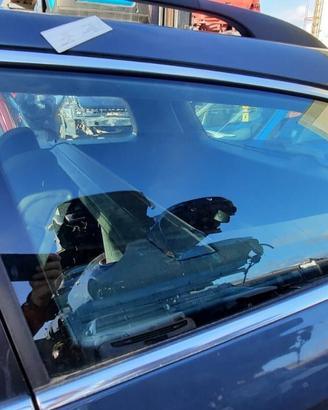 VOLKSWAGEN PASSAT TDI STATION WAGON 2012 - VETRO F