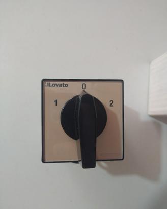 Commutatore Lovato GX40 75 U - 40A Quadripolare