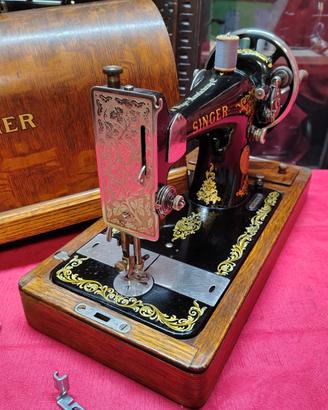 Antica macchina cucire Singer 128k del 1923