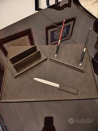 set scrivania similpelle marrone 
