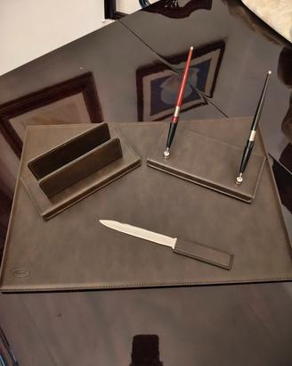 set scrivania similpelle marrone 