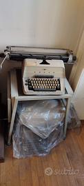 MACCHINA DA SCRIVERE ADLER.
