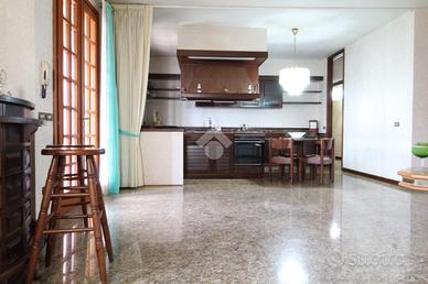 VILLA SINGOLA A LUZZARA