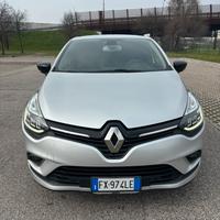 RENAULT CLIO MOSCHINO