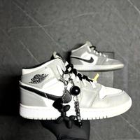 Nike Air Jordan 1 Mid grigio/bianco – EU 38