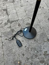 Piantana tubolare nera