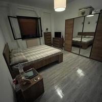 Camera da letto pari a nuovo, incluso materasso
