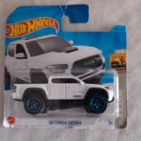 Toyota Tacoma hotwheels 