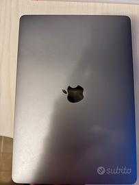 macbook pro m2 13” 2022