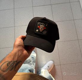 Cappellino ricamato con patch Space-Vamp