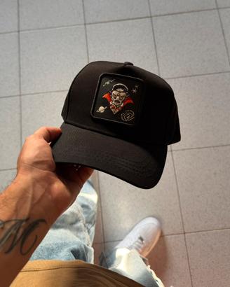 Cappellino ricamato con patch Space-Vamp