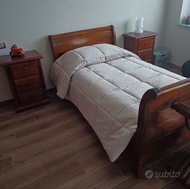 letto a barca stile piemontese e due comodini 