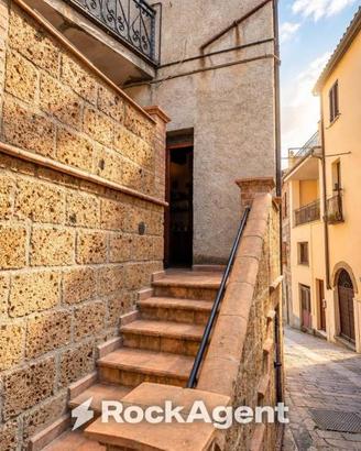 Appartamento di 184 m² con 5 locali a Proceno