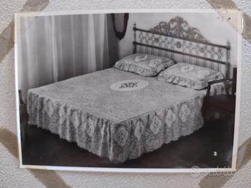 Copriletto vintage  con valigia
