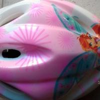 Casco bicicletta con paraginocchia e gomiti