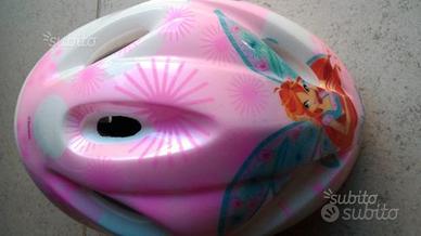 Casco bicicletta con paraginocchia e gomiti