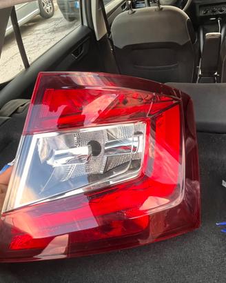 Faro Posteriore LED DX skoda fabia 3