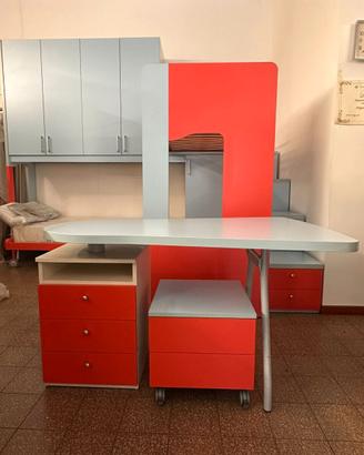 Letto a Castello con Scrivania Integrate.