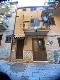 Abitazione altofonte piazza