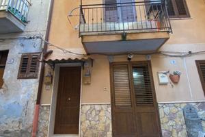 Abitazione altofonte piazza