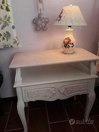 comodino dipinto a mano