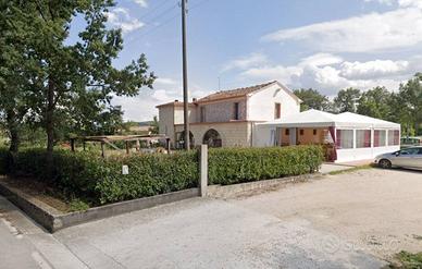 Locale adibito a ristorante e abitazione a Sepino