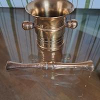 Mortaio con pestello in ottone degi anni '50/60