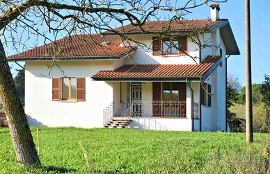 Villa singola ca.500mq tre piani vicino al centro