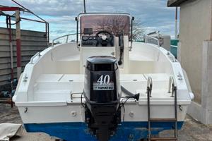 Barca open 4,5m , motore 40cv e carrello