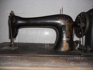 Macchina x cucire Singer con pedaliera Polettini
