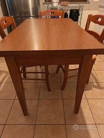 Tavolo da cucine 4 sedie