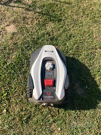 Robot tagliaerba