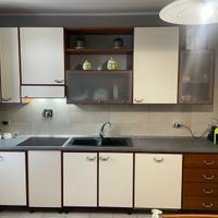 cucina compleata dí elettrodomestici nuovi