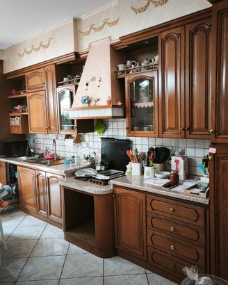 Cucina lineare in legno