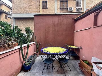 Tavolo Deruta in ceramica con set incluso