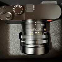 Leica Q2