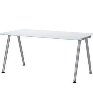 Scrivania IKEA con piano in vetro e piedi in met.